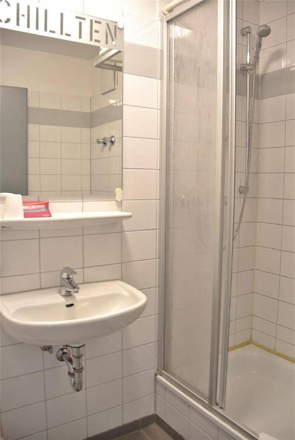 Hotel für 8 Personen, mit Terrasse und Ausblick in Bottrop - 3