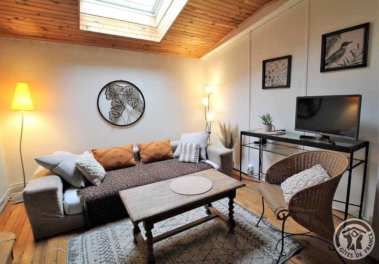 Casa de huéspedes para 3 personas con jardín in Pommiers, Beaujolais