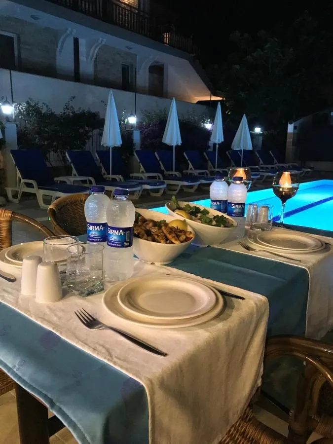 Appart’hôtel pour 3 personnes, avec bassin pour enfant et vue ainsi que jardin et piscine - 1