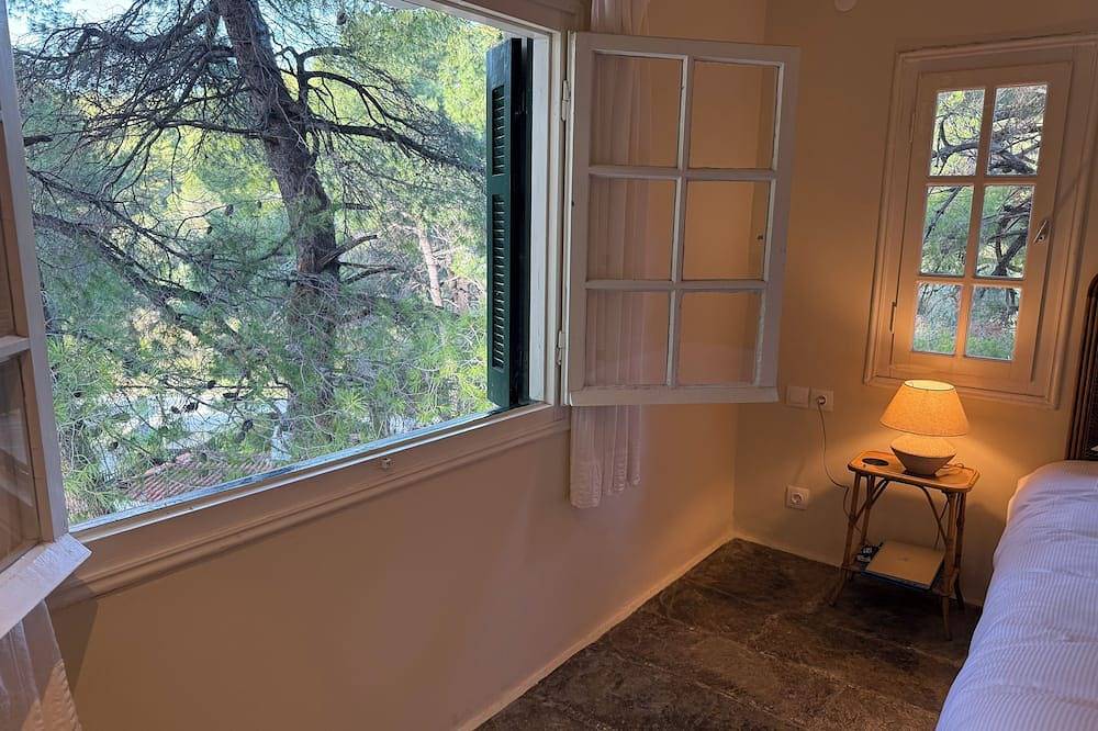 Discover Your Enchanting Retreat in Villa Rhodos Skiathos in Sporaderne