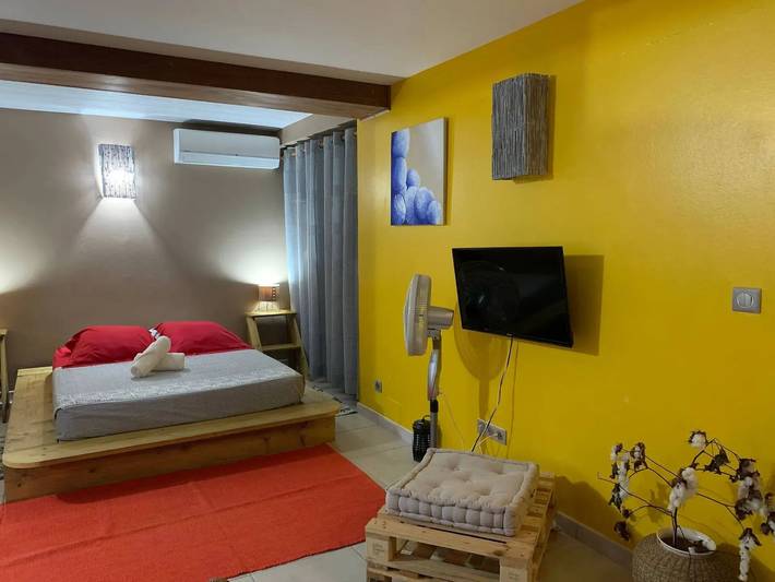 Estudio entero, Estudio Saint-Esprit 80 m² con A/A in Saint-Esprit (desambiguación), Martinica