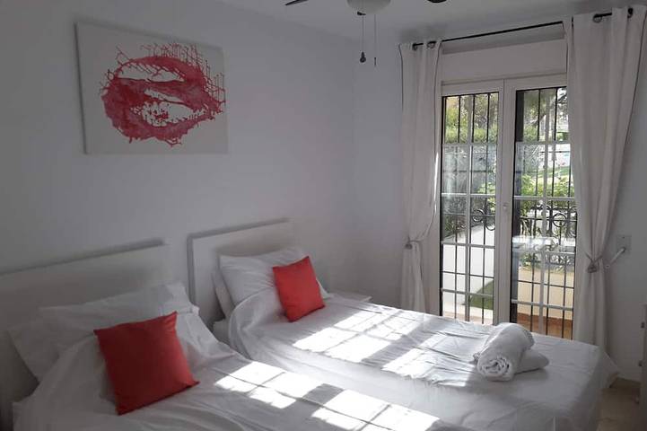 Summer & Winter Sun.. Solarium......500m  Walk To Plaza -Huge Winter Discounts! in Monte Golf, Orihuela