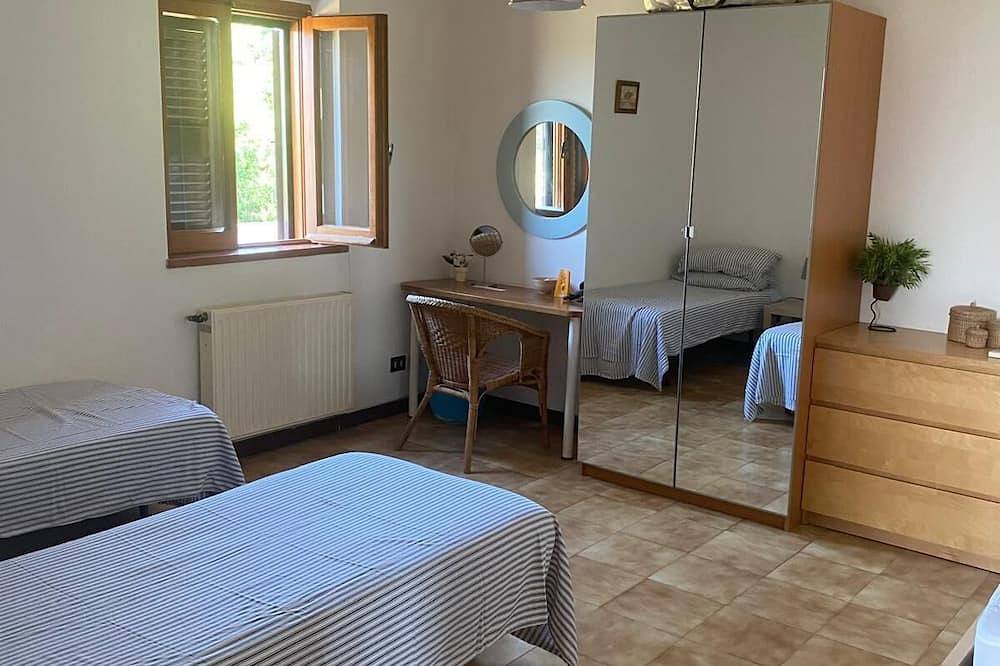 Villa climatizzata con piscina privata e vista mozzafiato in Paliano, Provincia di Frosinone