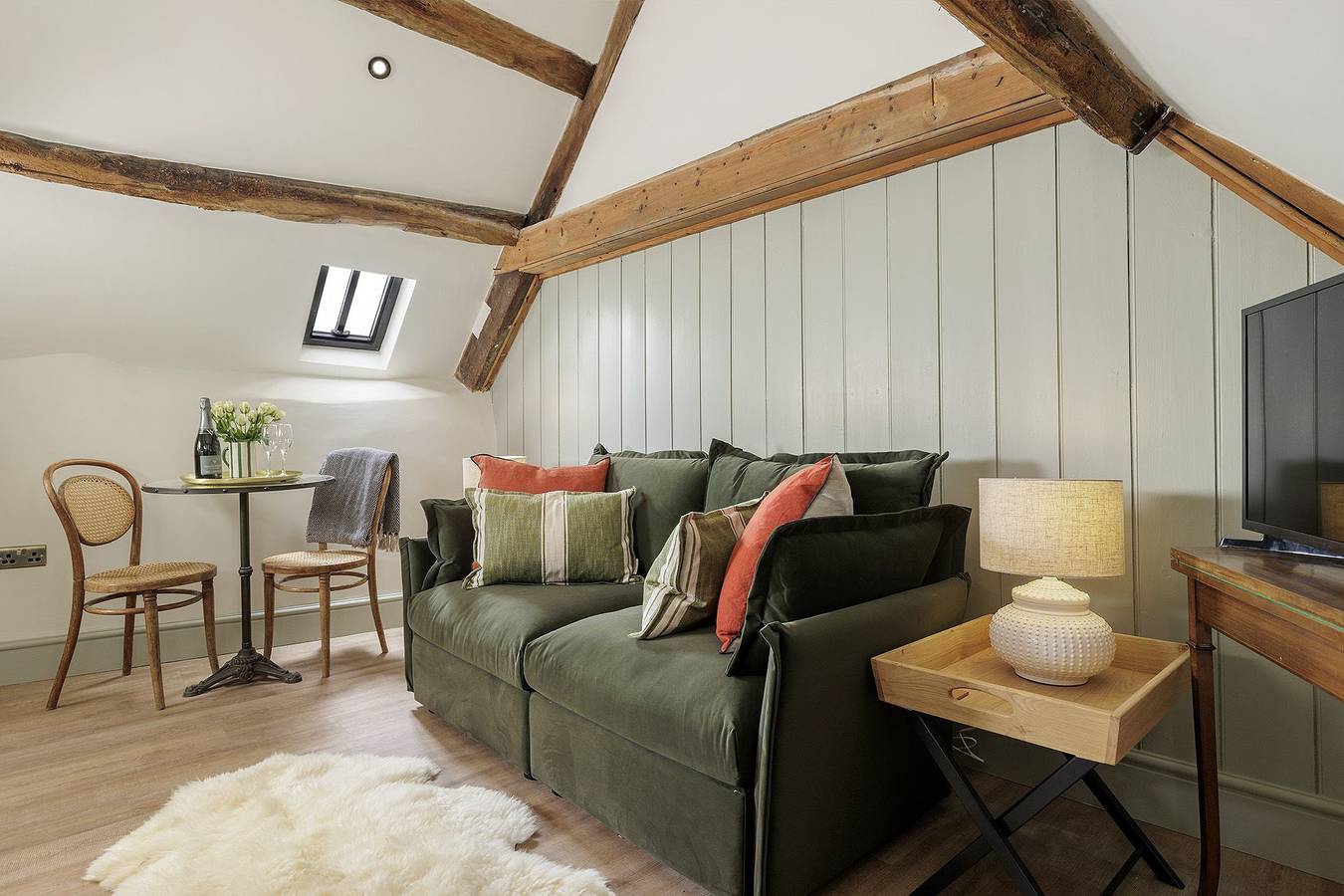 Entire apartment, The Miller's Snug at Cowley House in Cirencester, Gloucestershire