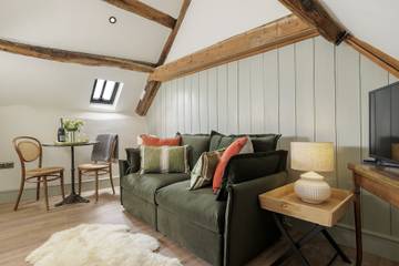 Glamping for 2 People in Cirencester, The Cotswolds, Photo 1