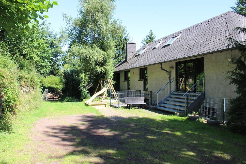 Ganze Wohnung, Grosszügige Wohnung mit Top-Ausstattung für 12 Personen in der Vulkaneife in Immerath, Vulkaneifel