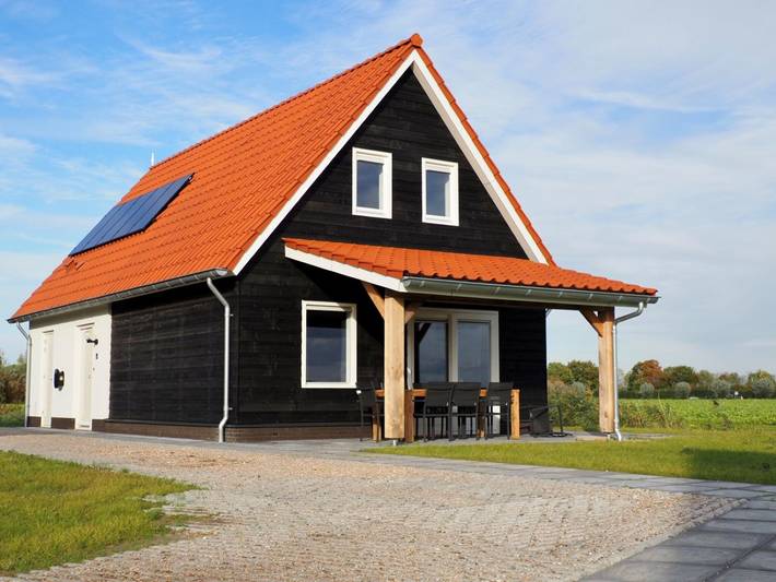 Vacation rental for 8 people, with sauna and yard as well as terrace, kid friendly in Zeeland