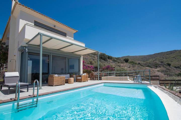 Location de vacances pour 6 personnes, avec vue ainsi que piscine et jardin dans Perdika - 3
