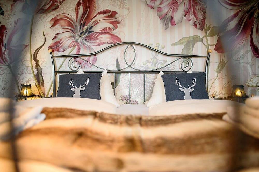 Ganze Wohnung, Large apartment with mountain views of Klostergut in the middle of nature! in Huglfing, Pfaffenwinkel