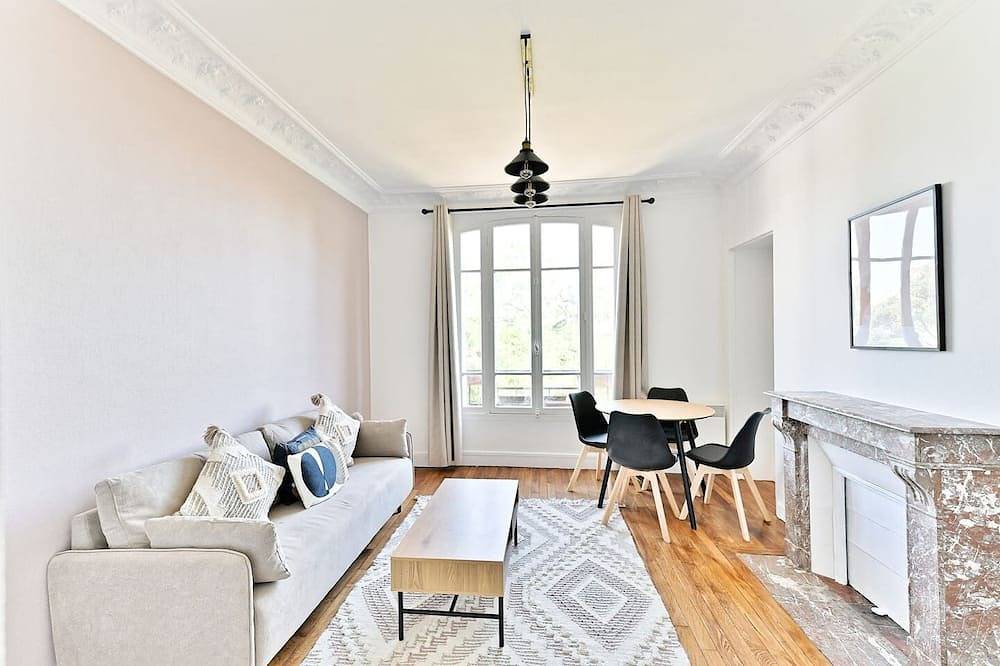 Entire apartment, Spacious and peaceful apartment Magnificent view in Puteaux, Hauts-de-Seine