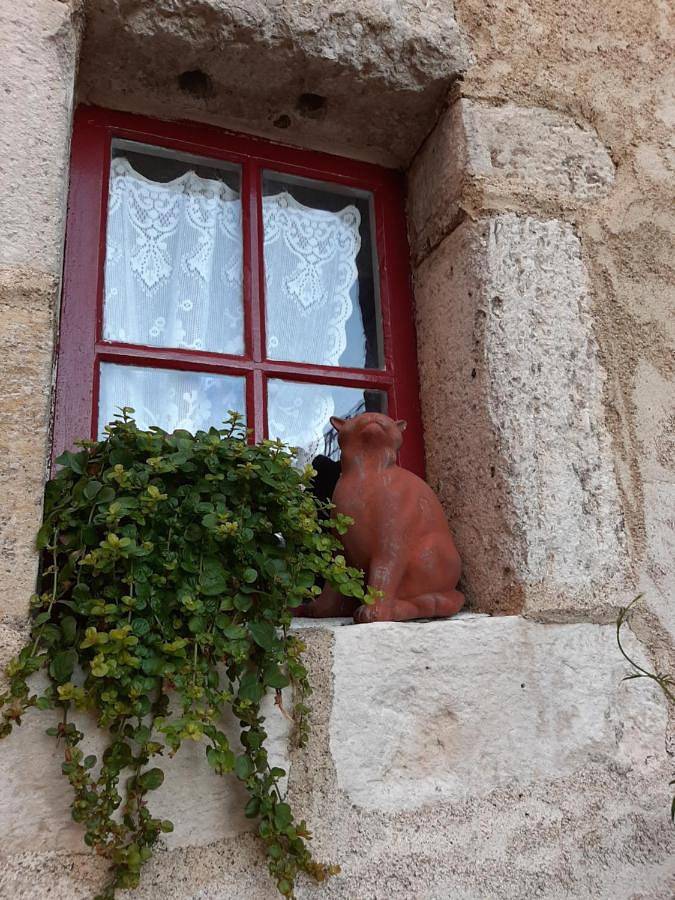 Chambre d’hôte pour 3 personnes, avec terrasse et vue à La Celle-sous-Gouzon - 2