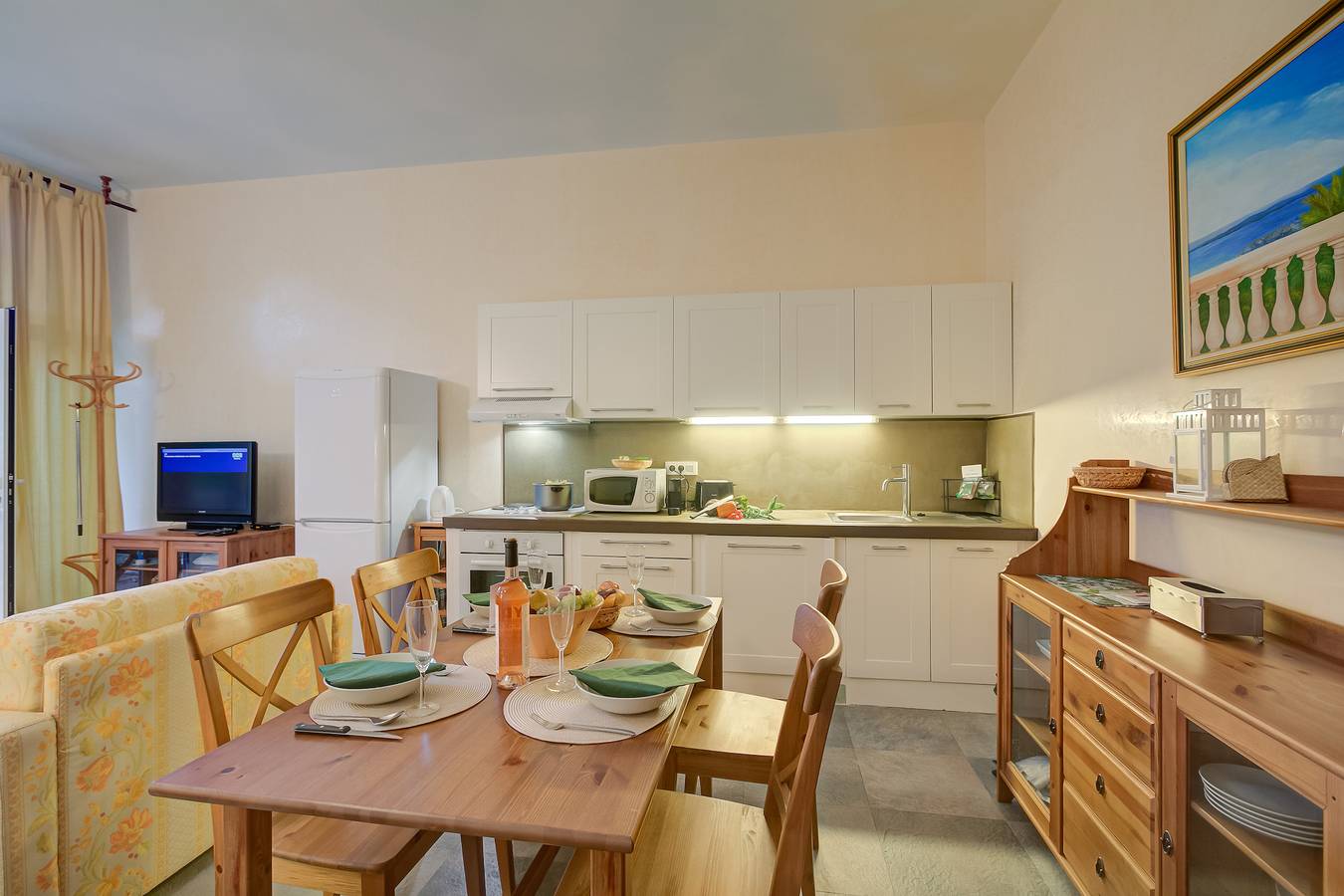 Entire apartment, Villa Azzurra Front Beach in Gassin, Draguignan region