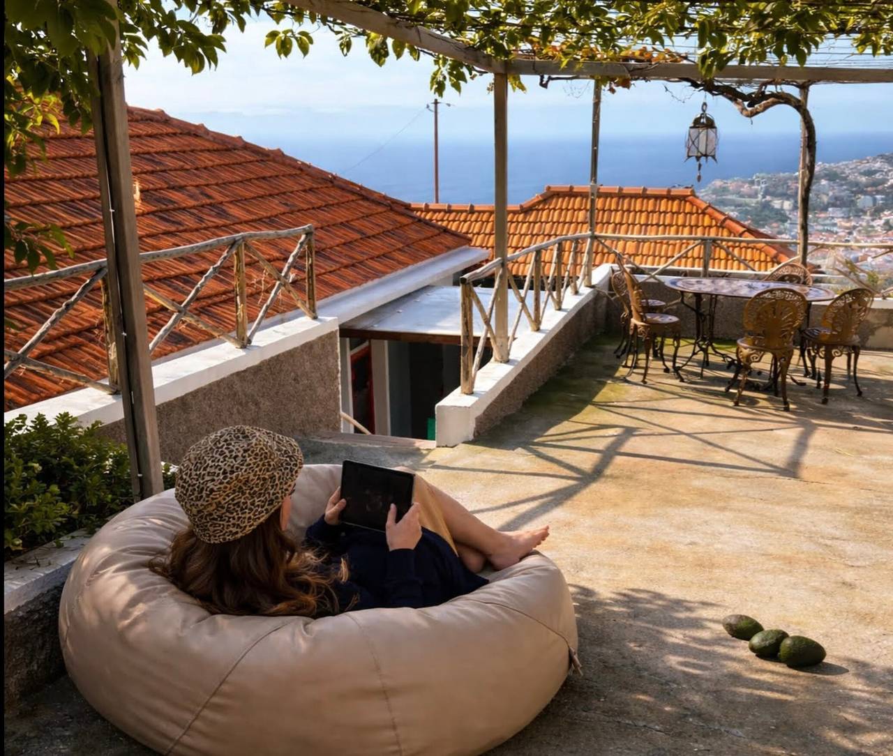 Über Funchal · Hanghaus mit Meerblick in Funchal (Santa Maria Maior), Madeira