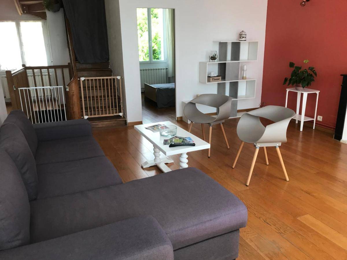 Appartement entier, Three-Bedroom Apartment in Semblançay, Région de Tours