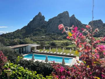 Gîte pour 5 personnes, avec vue ainsi que jardin et piscine à Bonifacio