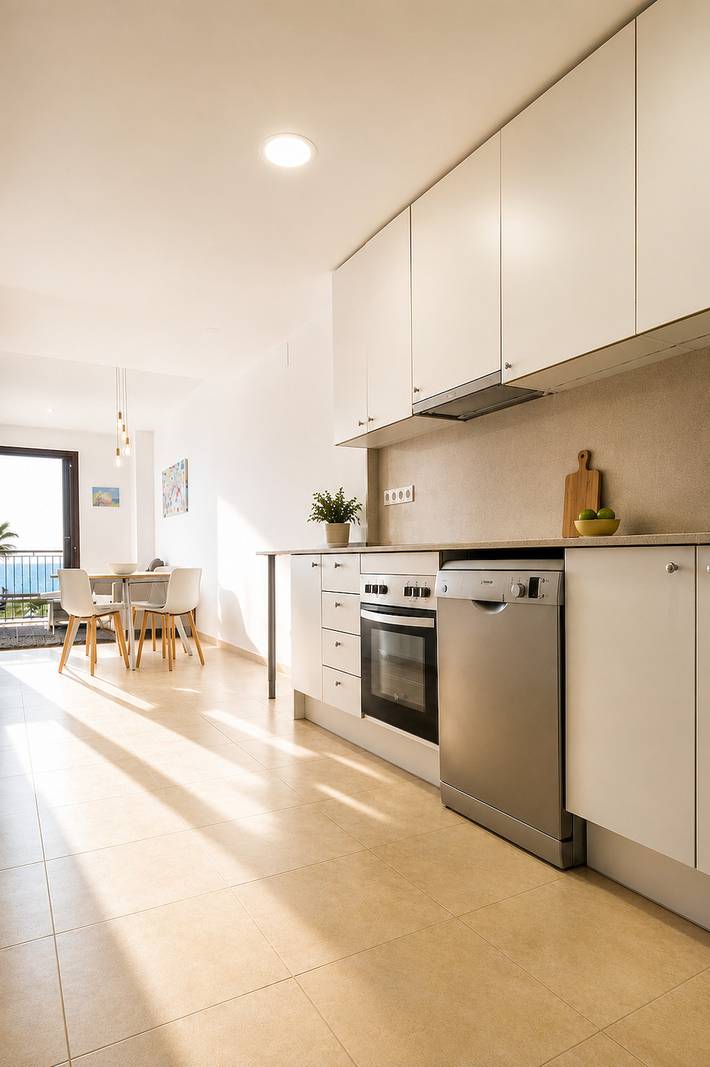 Entire apartment, Holiday apartment for 4 people with balcony in Platja de Sant Sebastià (Sitges), Sitges