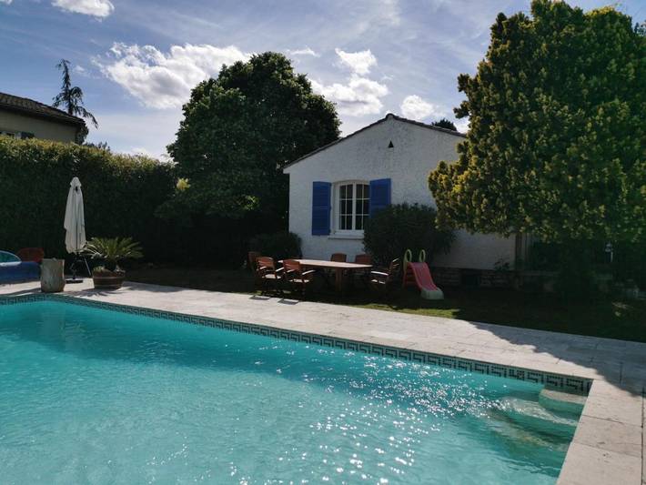 Appartement de vacances pour 4 personnes, avec Balcon et Jacuzzi ainsi que Terrasse et Jardin