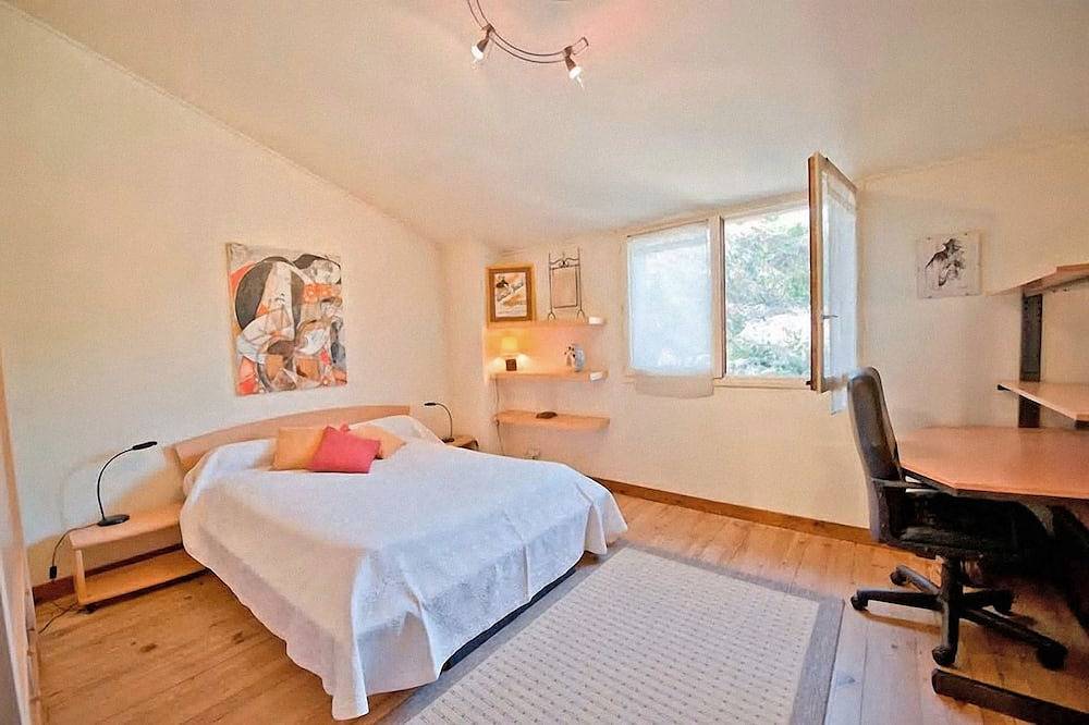 House 6 pers- great comfort - private swimming pool sea 9kms Canal midi 900m in Cers, Côte d'Améthyste