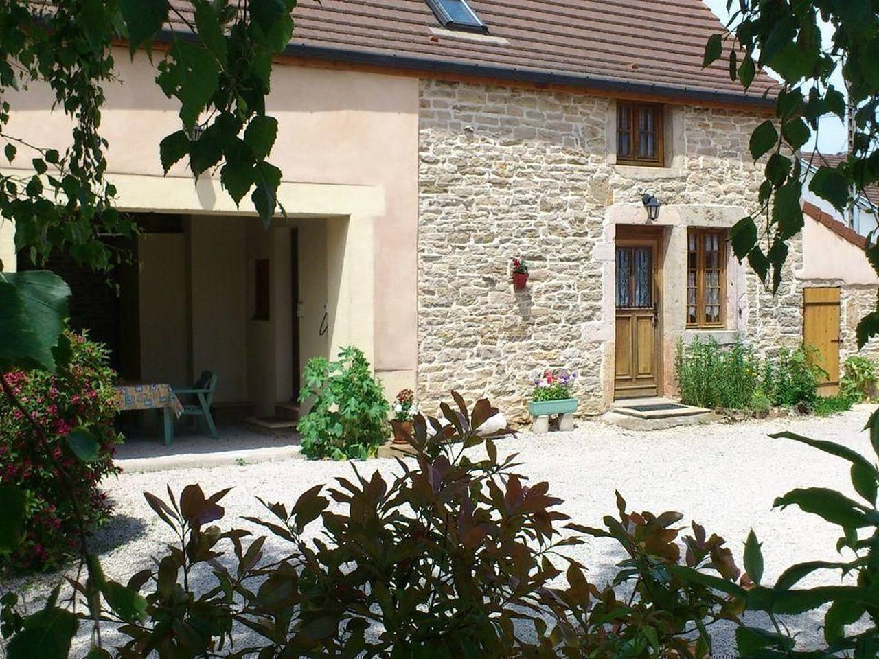 Gîte voor 4 personen met terras in Corgoloin, Beaune en omgeving