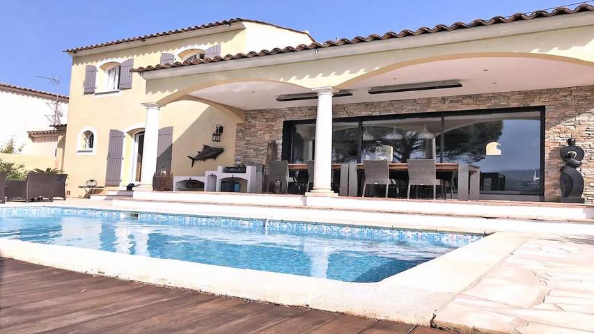 Villa voor 8 personen, met terras en zwembad, met huisdier in Sainte-Maxime