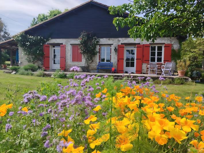 Gîte Laurélie: un’oasi di serenità tra natura e comfort in Saint-Georges, Quercy