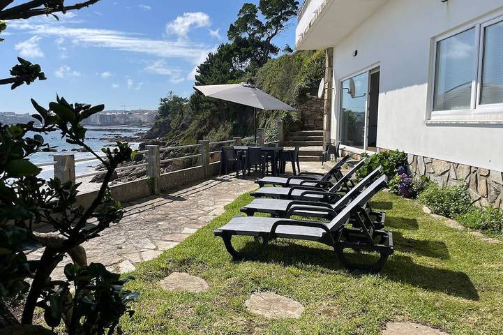 Chalet para 10 personas, con jardín además de balcón y jacuzzi en Sanxenxo