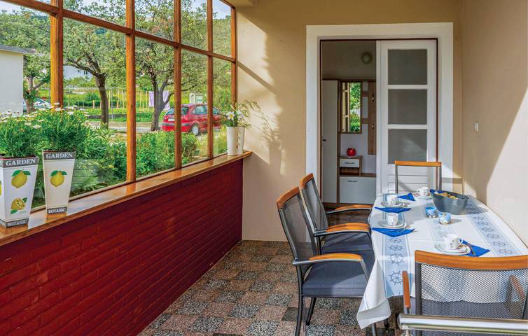 Ferienhaus für 7 Personen, mit Terrasse in Barbat na Rabu
