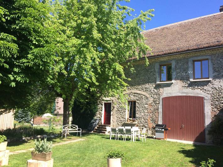 Gîte pour 8 personnes, avec Terrasse ainsi que Jardin et Vue