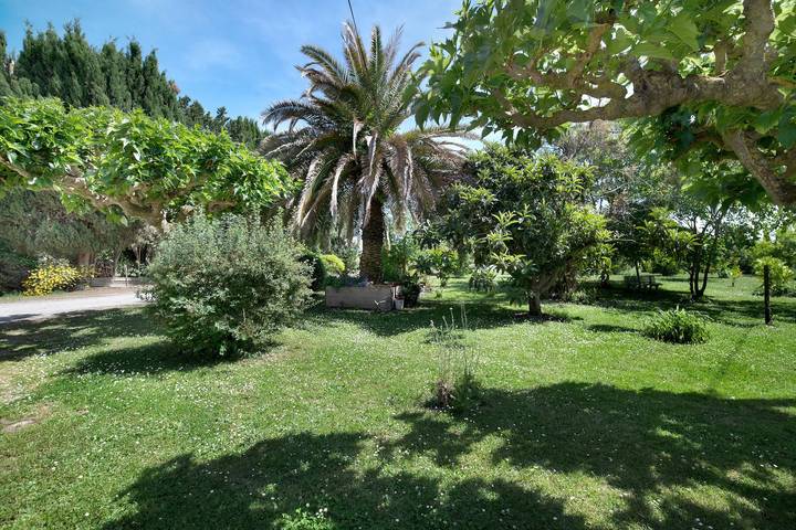 Rural Cottage with Mountain View, Shared Garden and Wi-Fi in Villasavary, Carcassonne region
