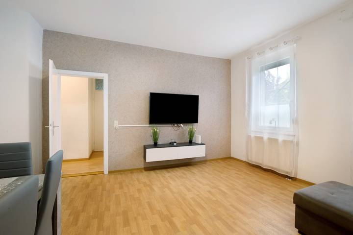 Ganze Wohnung, Ferienwohnung 'Studio Suite Fußgängerzone' mit Bergblick, Gemeinschaftsterrasse und Wlan in Göppingen, Landkreis Göppingen