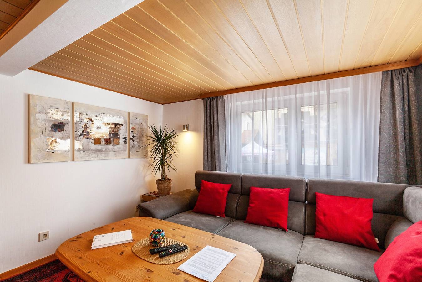 Ganze Wohnung, Ferienwohnung 'Gemütliches Haus im alten Ortskern' mit Privatterrasse und Wi-Fi in Wehrheim, Hochtaunuskreis