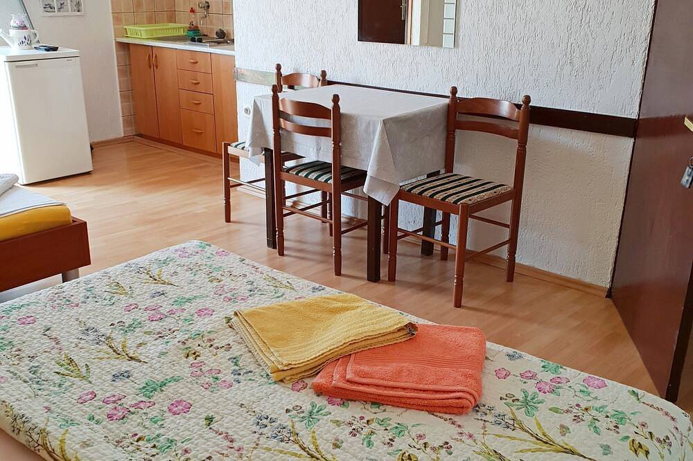 Ganze Wohnung, Ferienwohnungen Hajrudin,, Cunski, hr in Cunski, Lošinj (Kvarner Bucht)