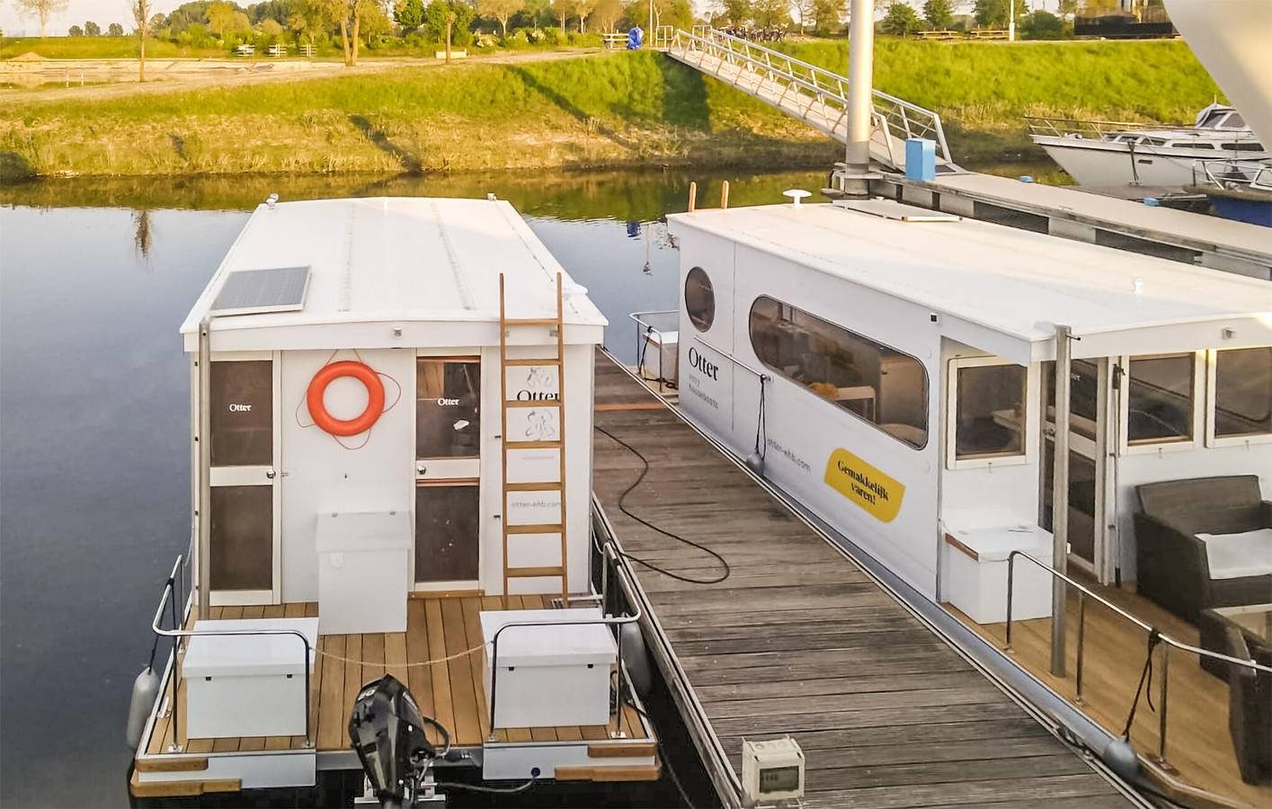 Hausboot für 4 Personen mit Seeblick in Ophoven, Kinrooi