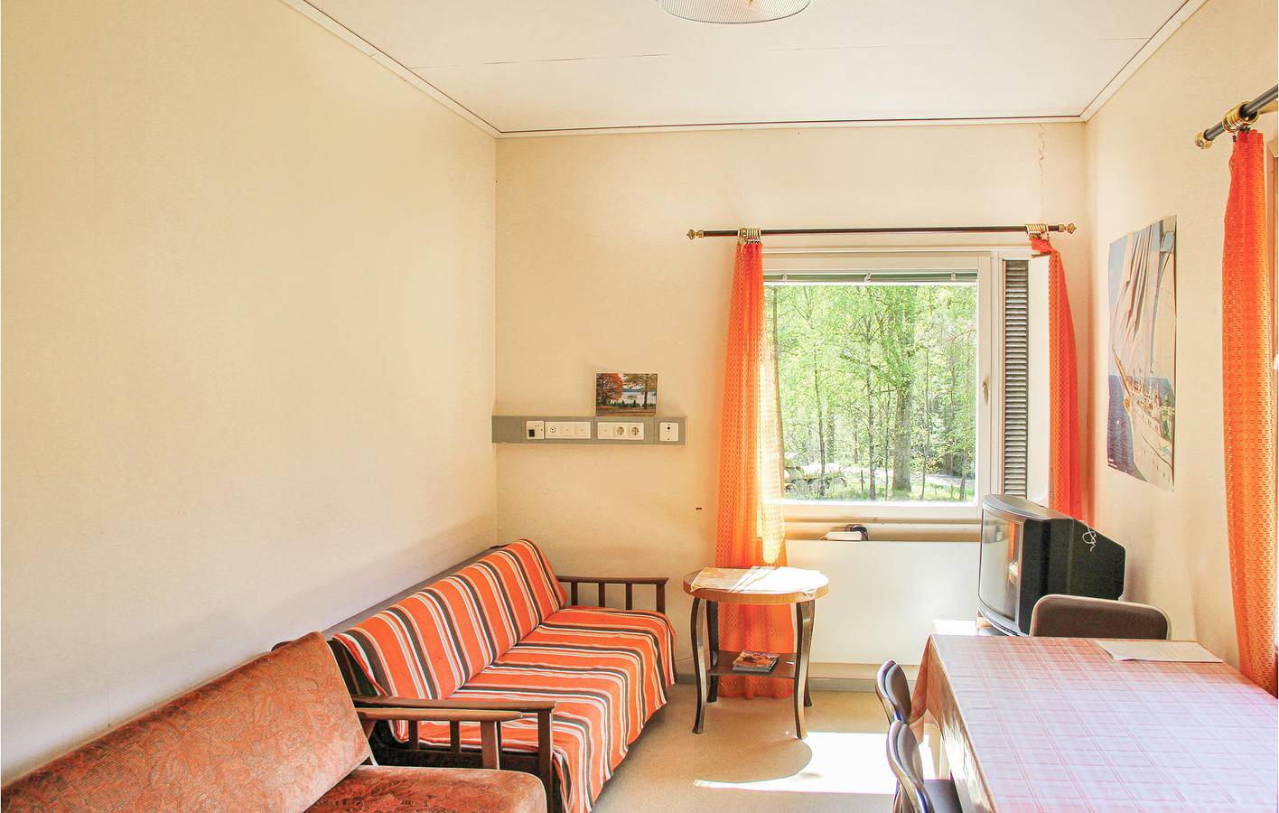 Hus för 4 Personer med trädgård in Svenska Östersjön