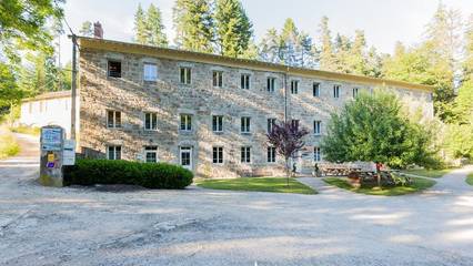 Chambre d’hôte pour 4 personnes, avec jardin et terrasse ainsi que jacuzzi et sauna à Tence