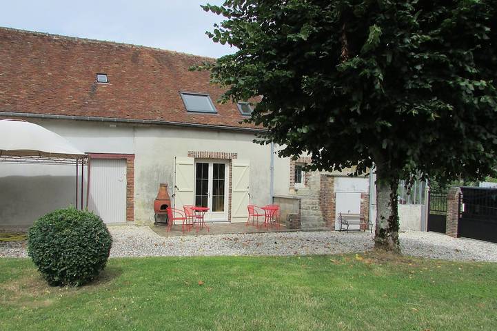 Gîte pour 9 personnes, avec jardin et terrasse à Champaubert