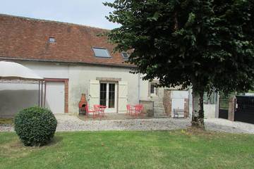 Gîte pour 9 personnes, avec jardin et terrasse à Champaubert