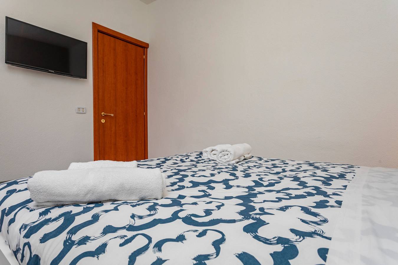 Zimmer 'Annunziata - Mandorla Bronte' mit Privatterrasse, Wi-Fi und Klimaanlage in Bronte, Ätna