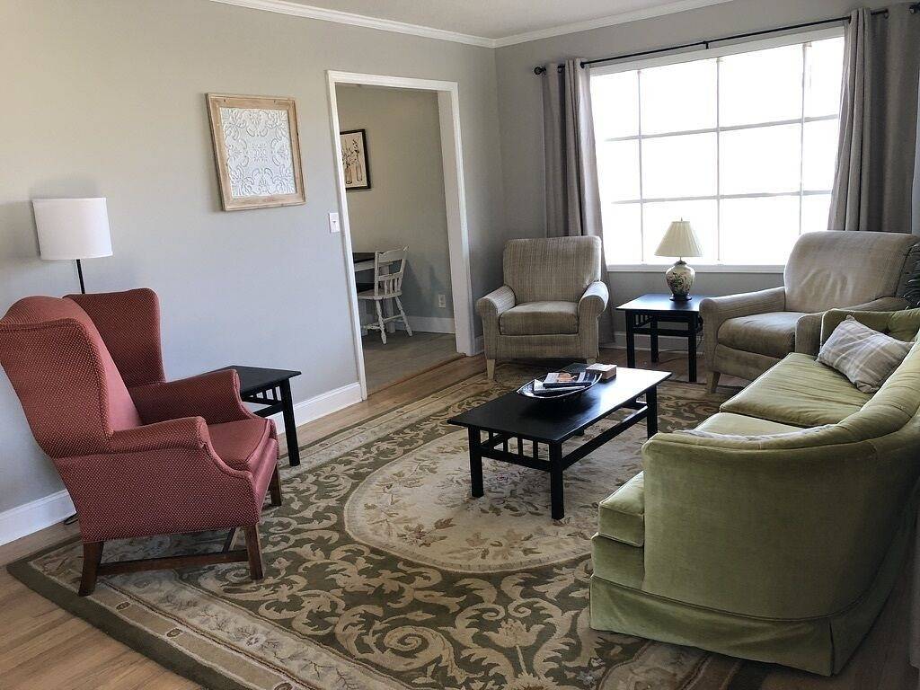 Mayberry’s Best! Peaceful, Bonus Room, Deck, Huge Yard, 5 min to downtown in Mount Airy, Surry County