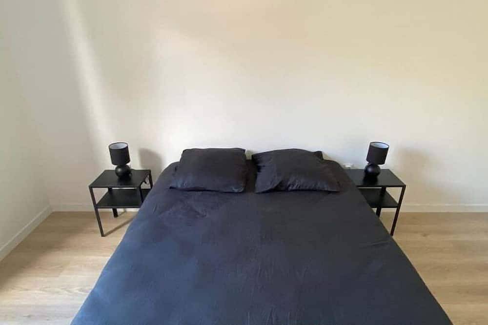 Entire apartment, Modern apartment near Paris - 1 min from the metro in Bobigny, Seine-Saint-Denis