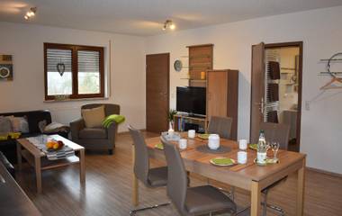 Ferienwohnung für 4 Personen, mit Terrasse und Garten, kinderfreundlich in Bad Brambach