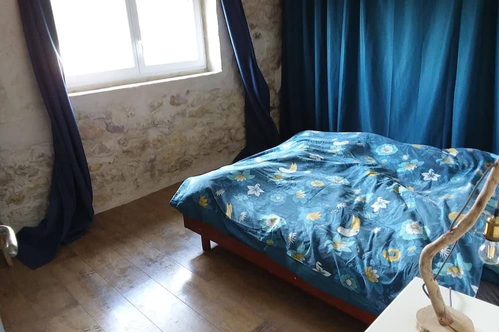 Renovated 3-bedroom barn sleeps 6 in Ouveillan, Region de Narbonne
