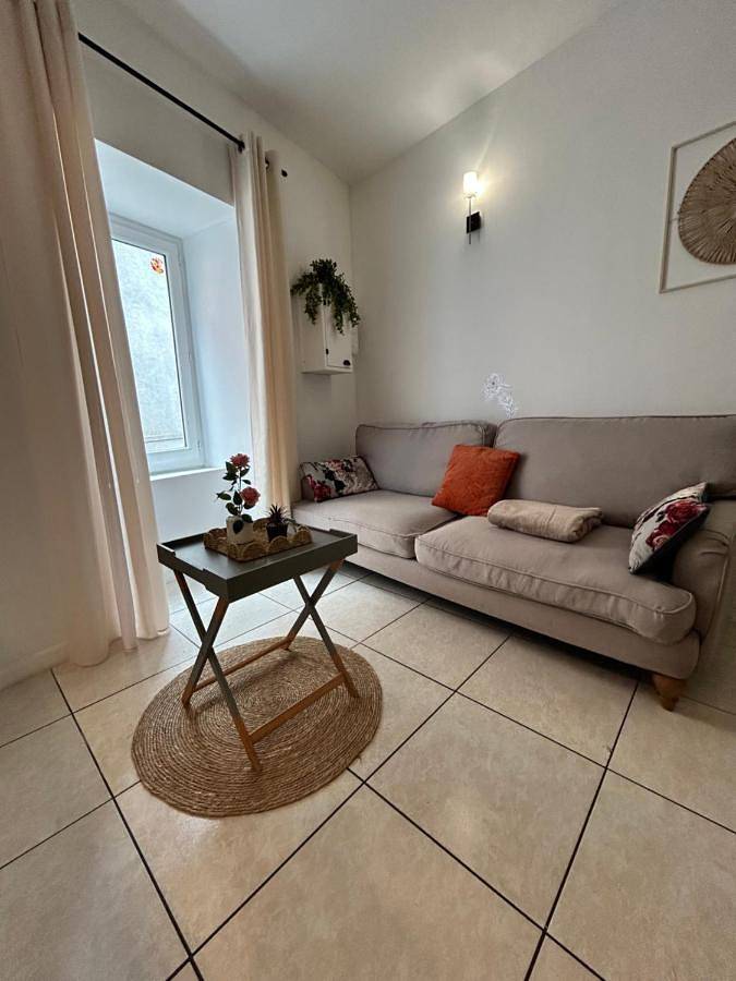 Gîte pour 5 personnes, avec vue à Pieusse