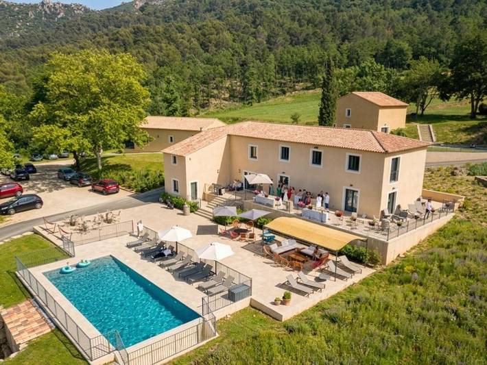 Villa pour 22 personnes, avec vue ainsi que piscine et jardin