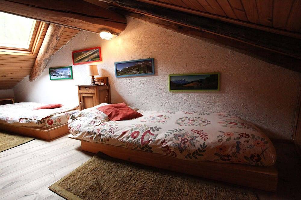 Baita tipicamente montana. in Courmayeur, Alpi Pennine