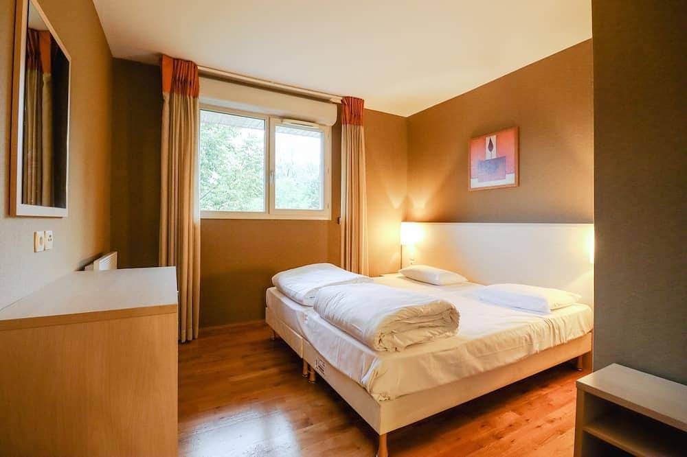 Nature Escape with Balcony – Relax & Explore Top Local Attractions Nearby in Divonne-les-Bains, Gex