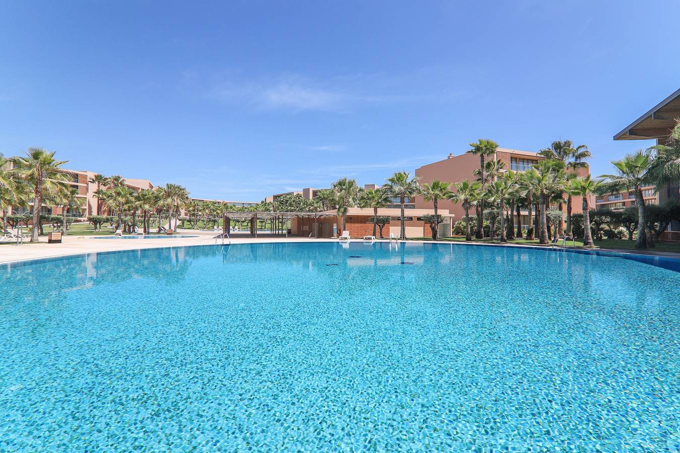 Entire apartment, Apartment Salgados 12C with Pool, Wi-Fi, A/C, Balcony & Garden in Guia, Faro District