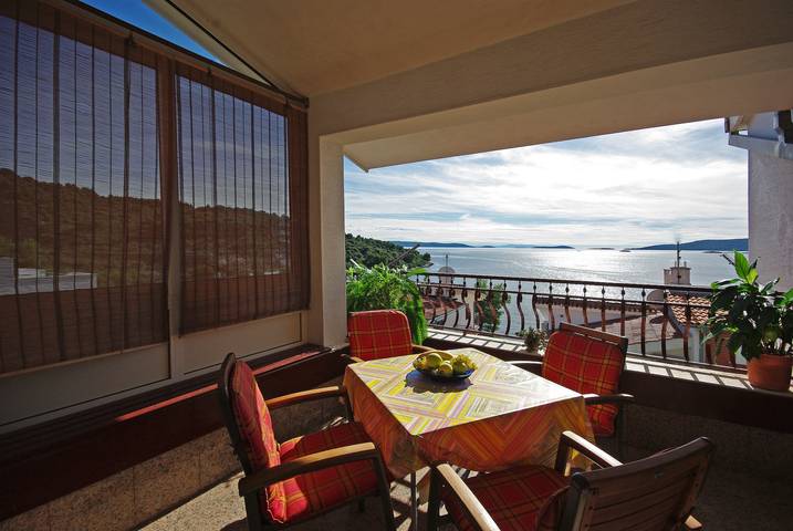 Apartament wakacyjny dla 4 osób, z balkon/ taras w Okrug Donji