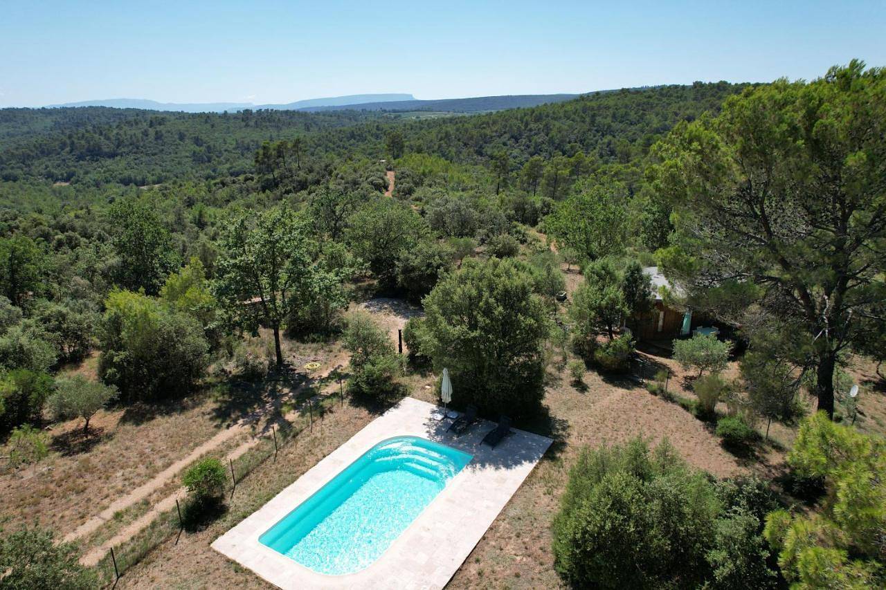 Chalet dans plusieurs hectares de nature in Barjols, Région de Brignoles