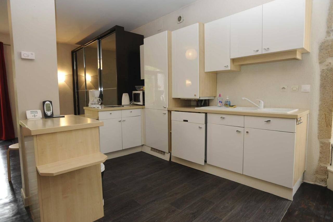 Appartement entier, Apartment - Ground Floor in Couchey, Région de Dijon